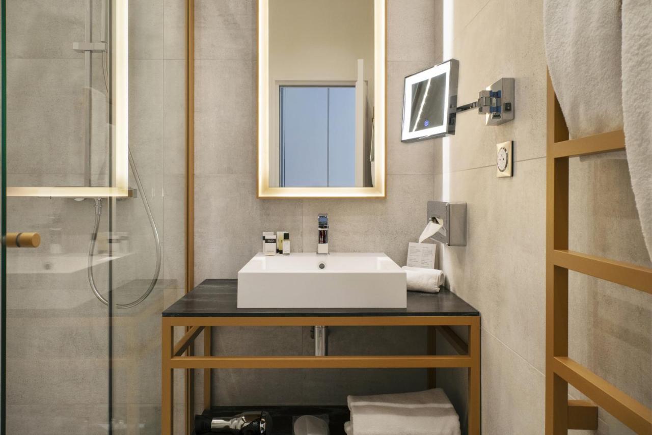 Vestay Montaigne Paris Extérieur photo