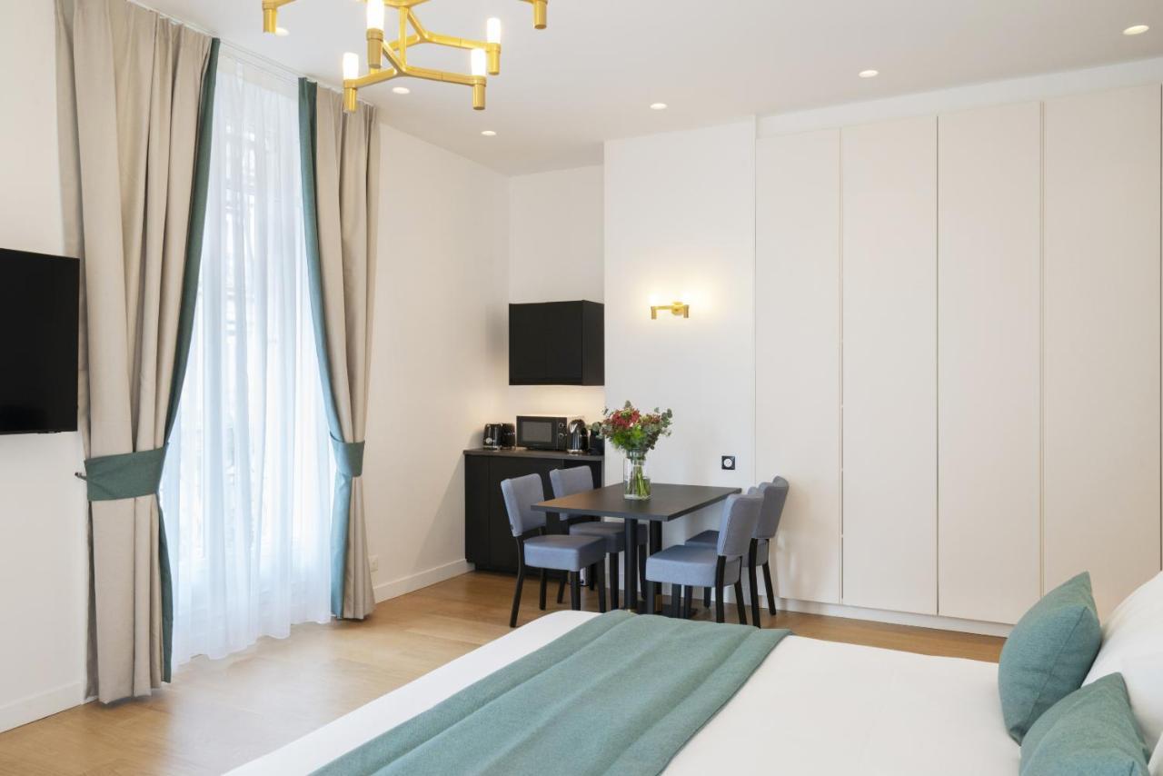 Vestay Montaigne Paris Extérieur photo